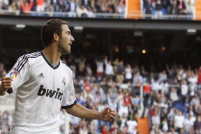 九游官方平台-库里狂砍50分，激战法国队至最后一刻！
